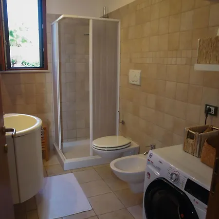 Arisa With Pool דירה